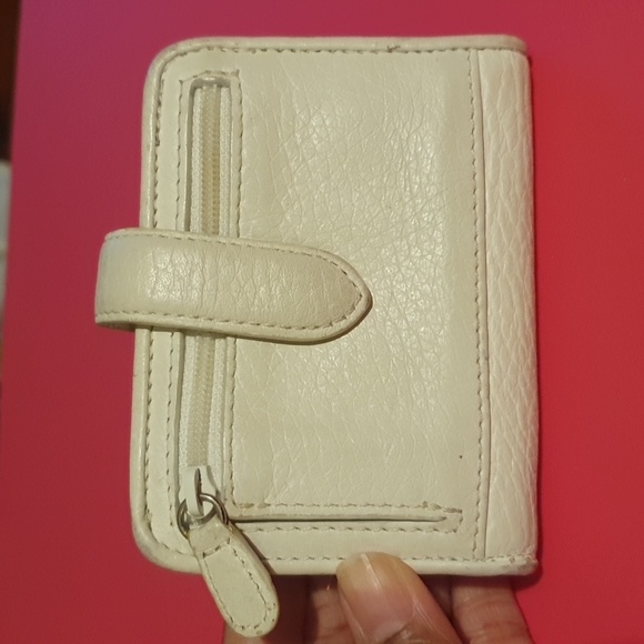 Brighton Leather Daisy Wallet - Picture 8 of 8
